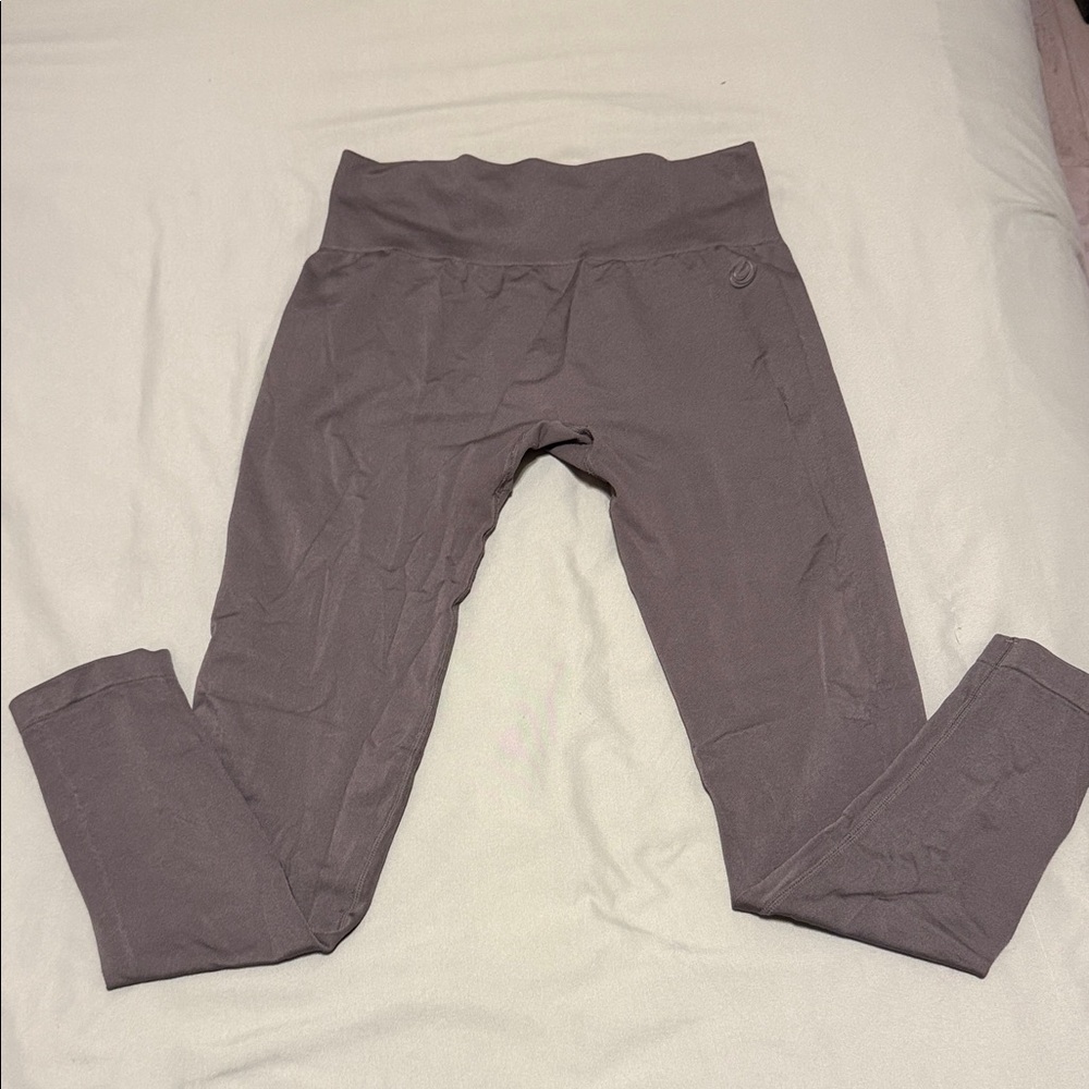 Gray High-Waisted Leggings